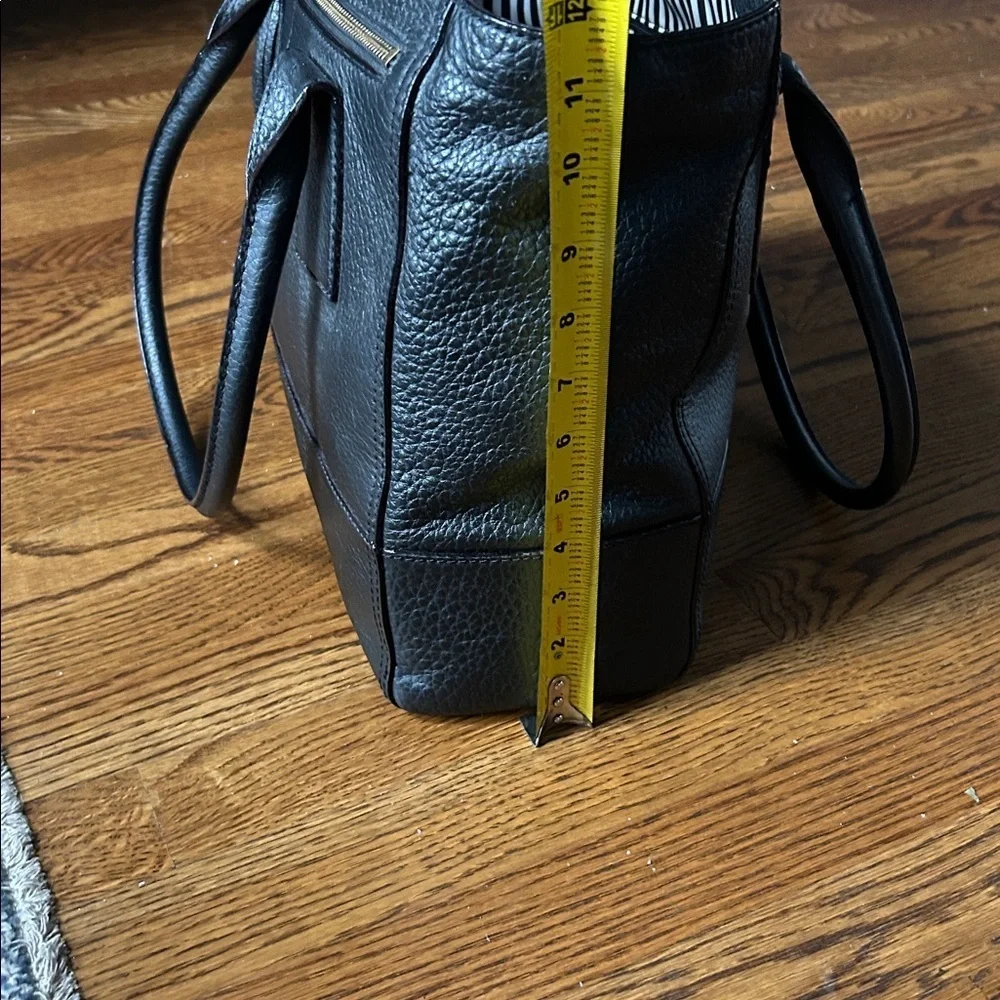 Kate Spade Black Textured Leather Tote Minimalist Fashion